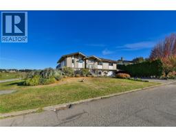 7043 Bickstan Pl, Central Saanich, BC V8M1G8 Photo 51