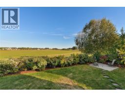 7043 Bickstan Pl, Central Saanich, BC V8M1G8 Photo 63