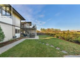 7043 Bickstan Pl, Central Saanich, BC V8M1G8 Photo 64