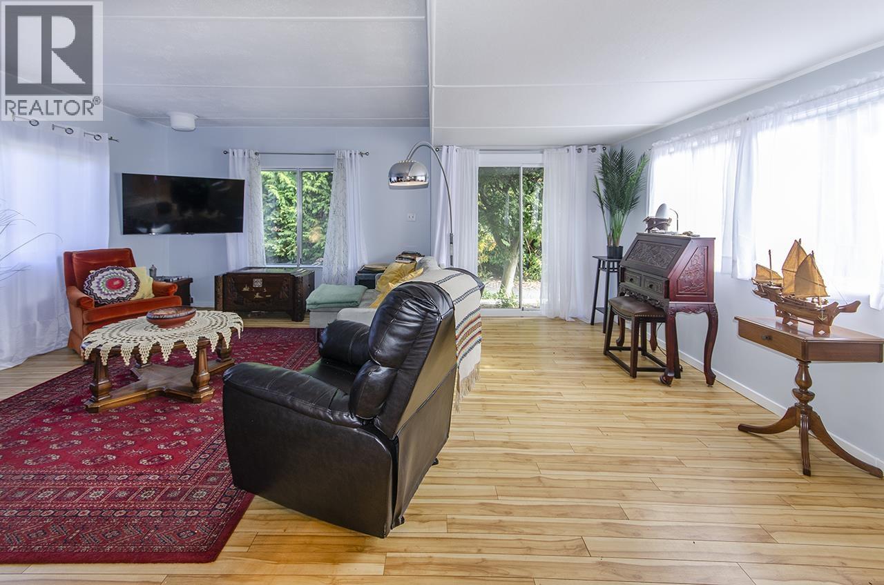 227 TOMAHAWK AVENUE, West Vancouver - Image 1