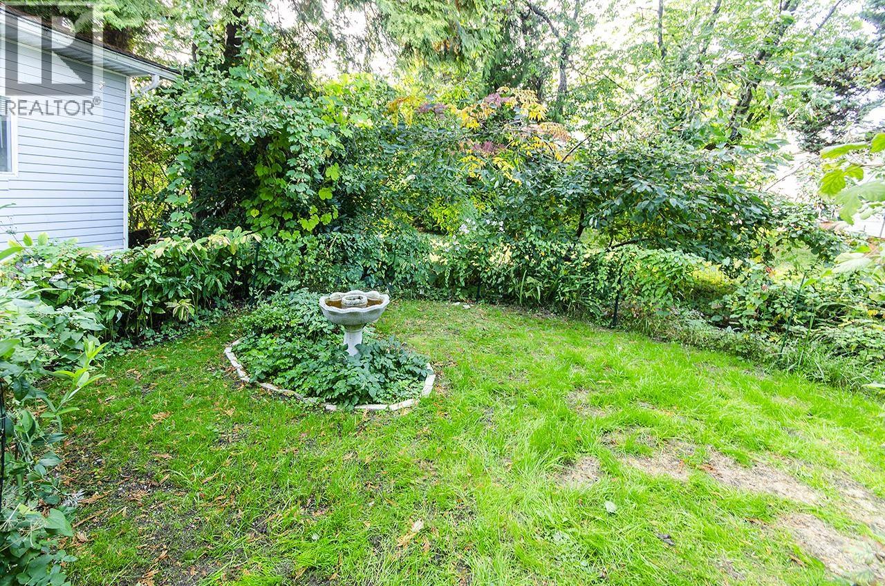 227 TOMAHAWK AVENUE, West Vancouver - Image 1