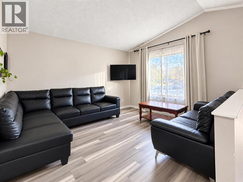 76 Martinbrook Link NE, Calgary — photo 2