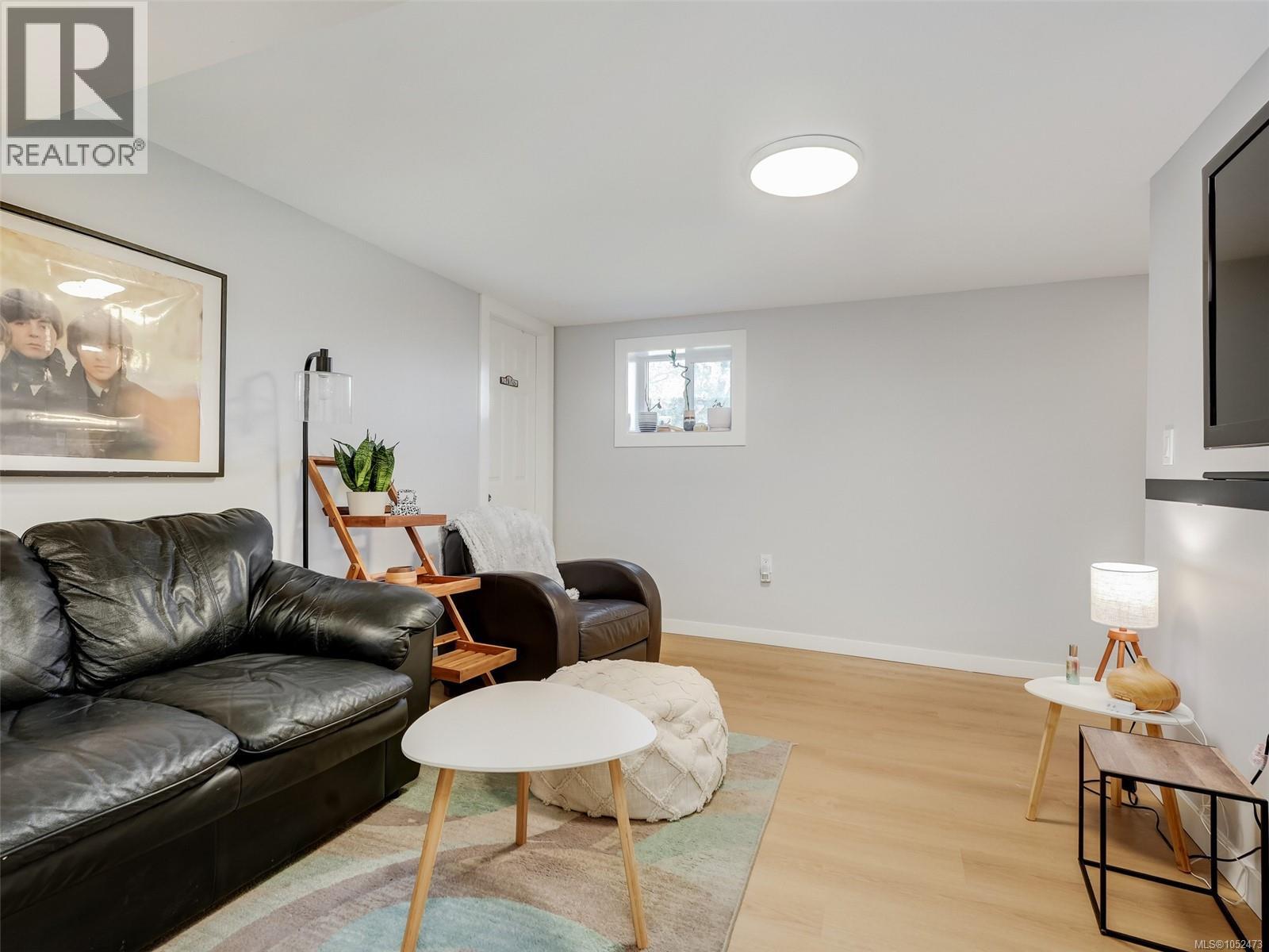  3595 Richmond Road, Saanich