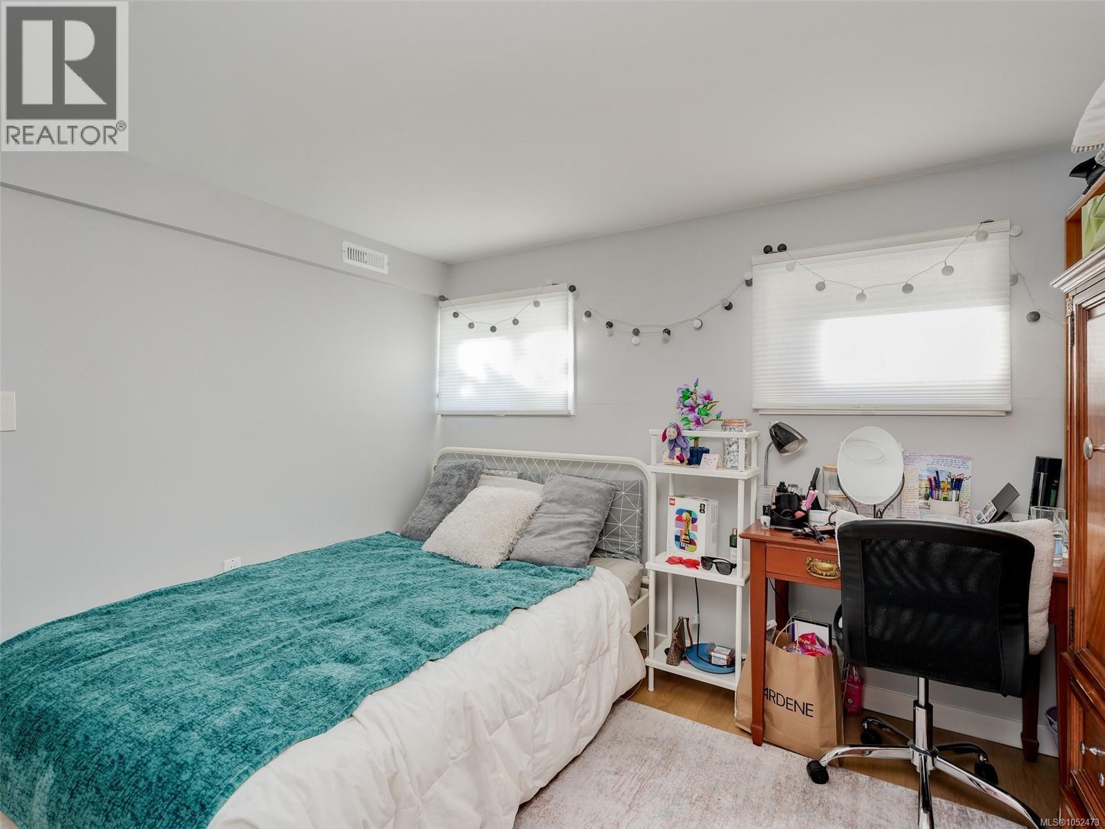3595 Richmond Rd - 16