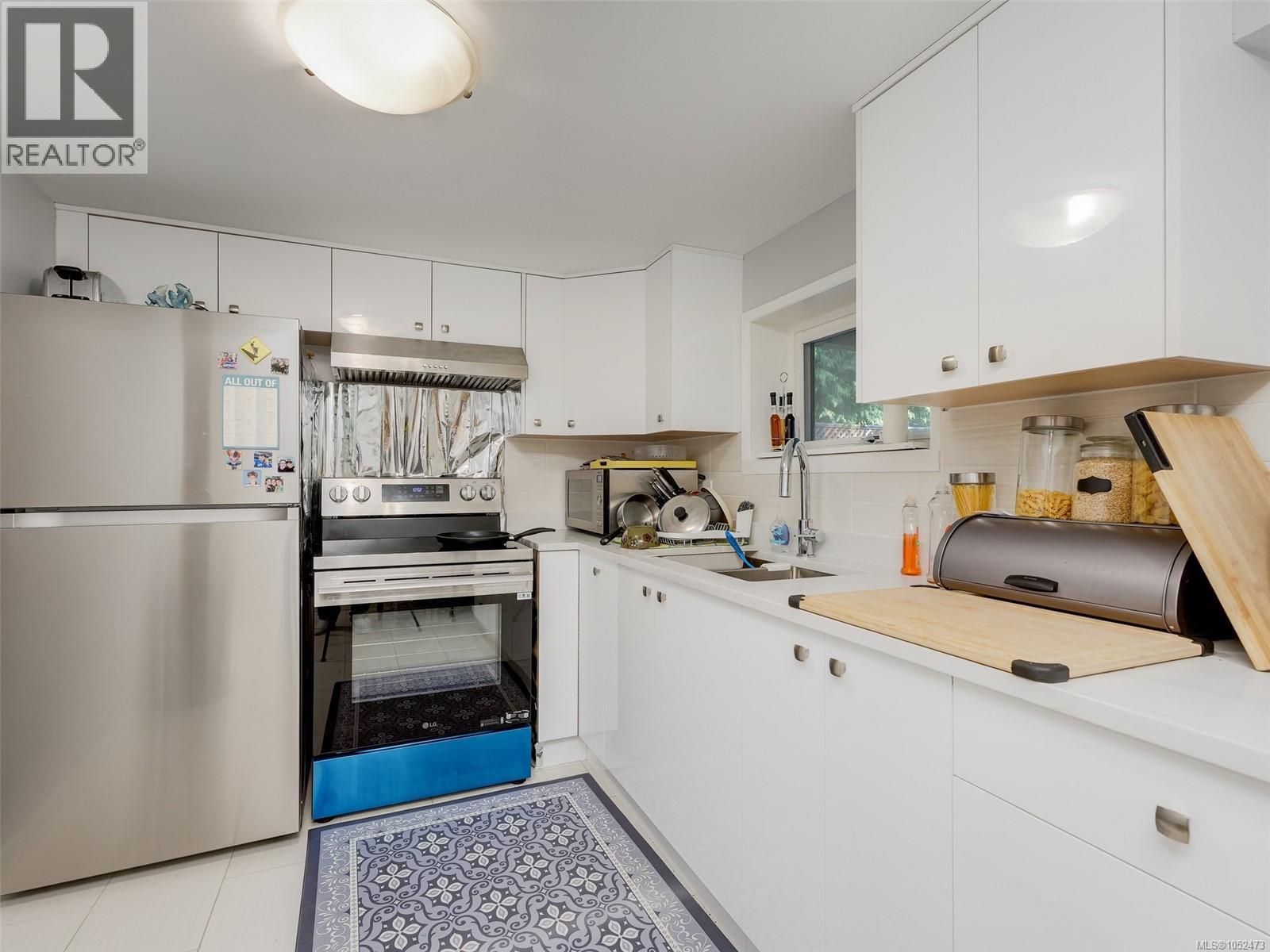  3595 Richmond Road, Saanich