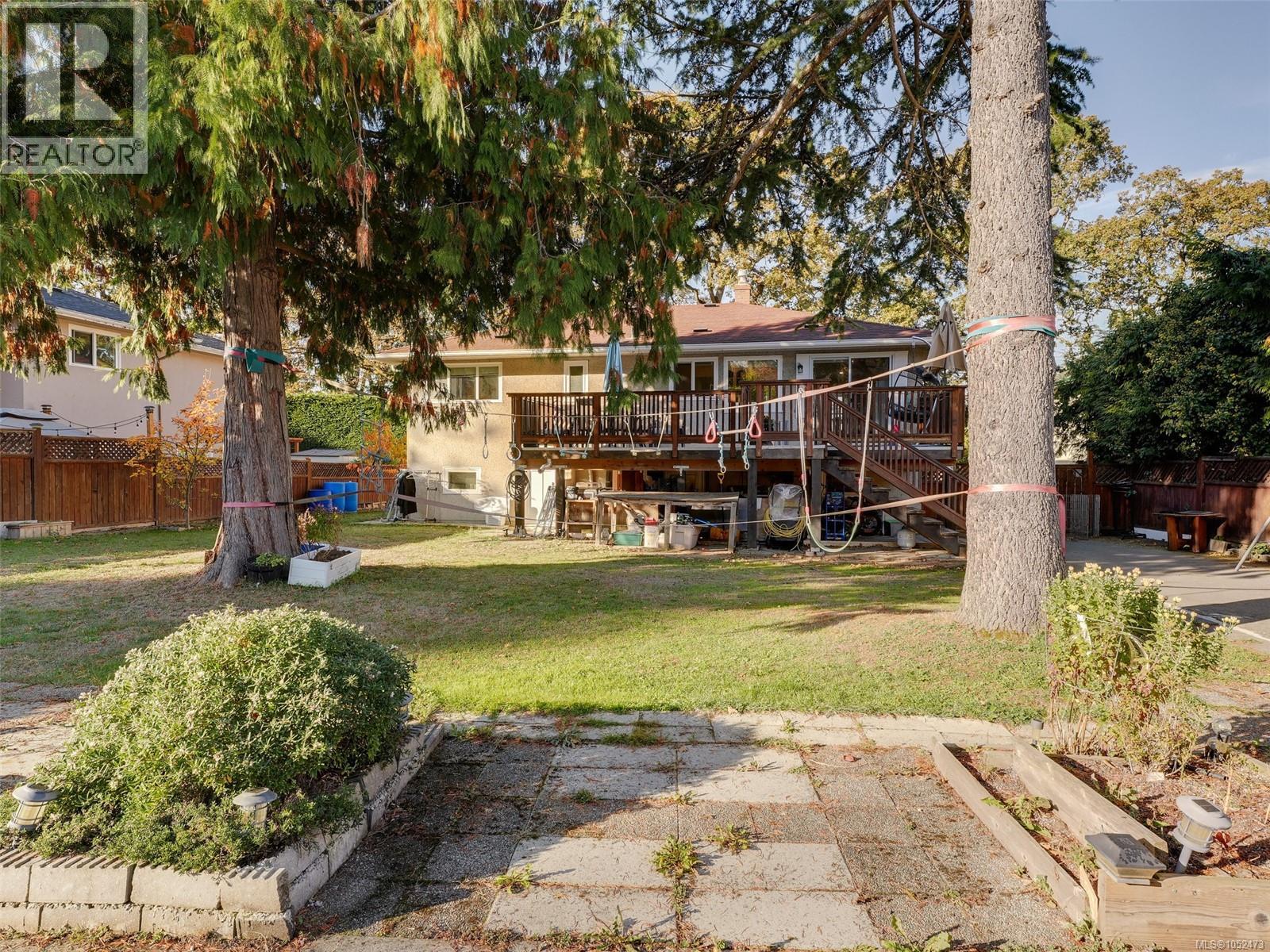  3595 Richmond Road, Saanich