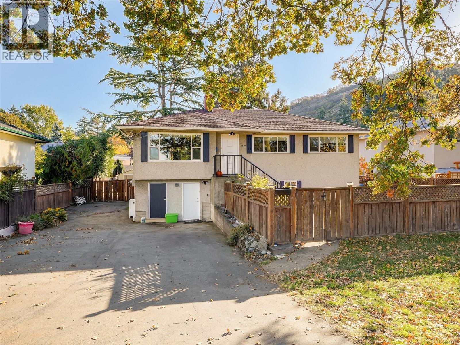  3595 Richmond Road, Saanich