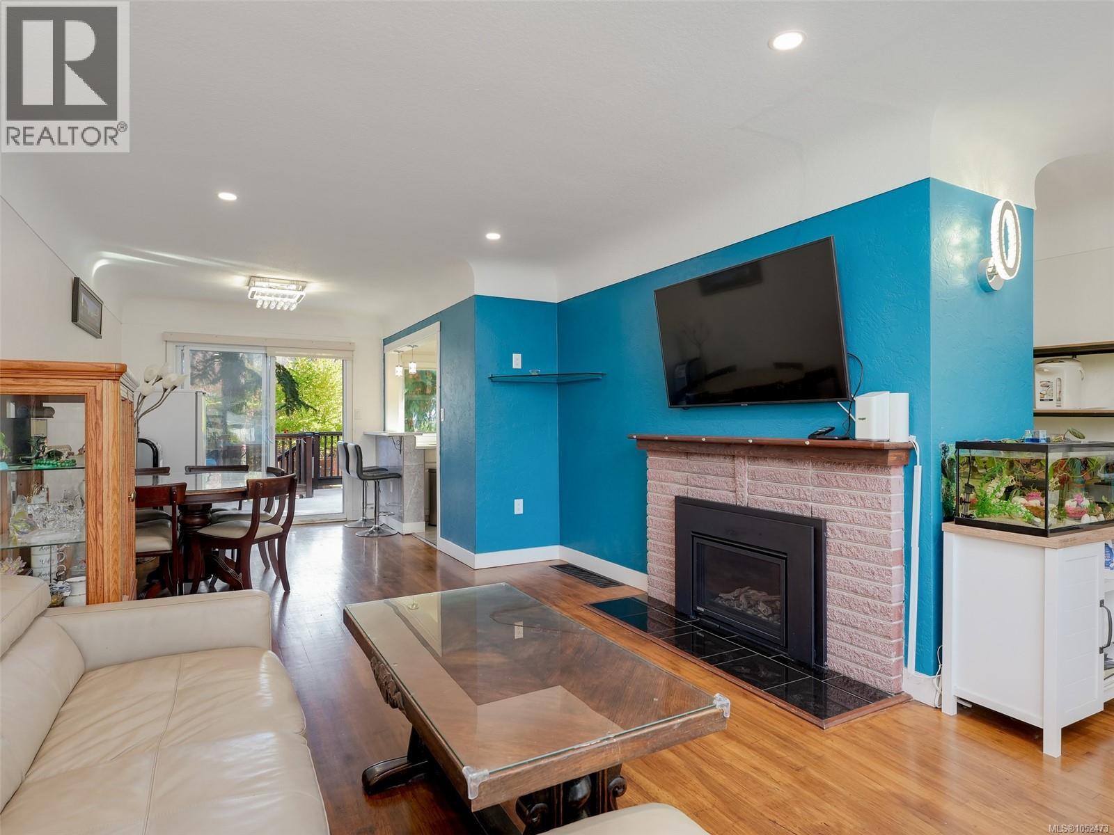  3595 Richmond Road, Saanich