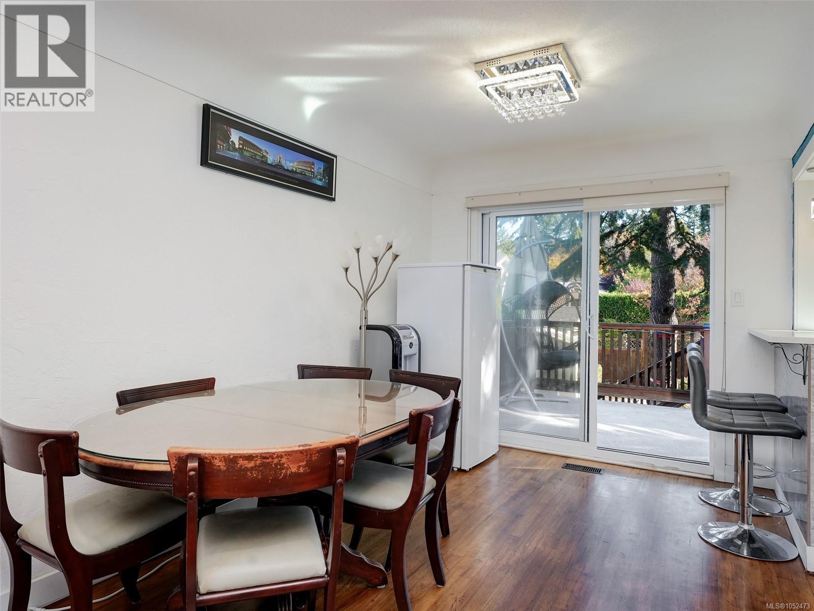 3595 Richmond Rd - 4