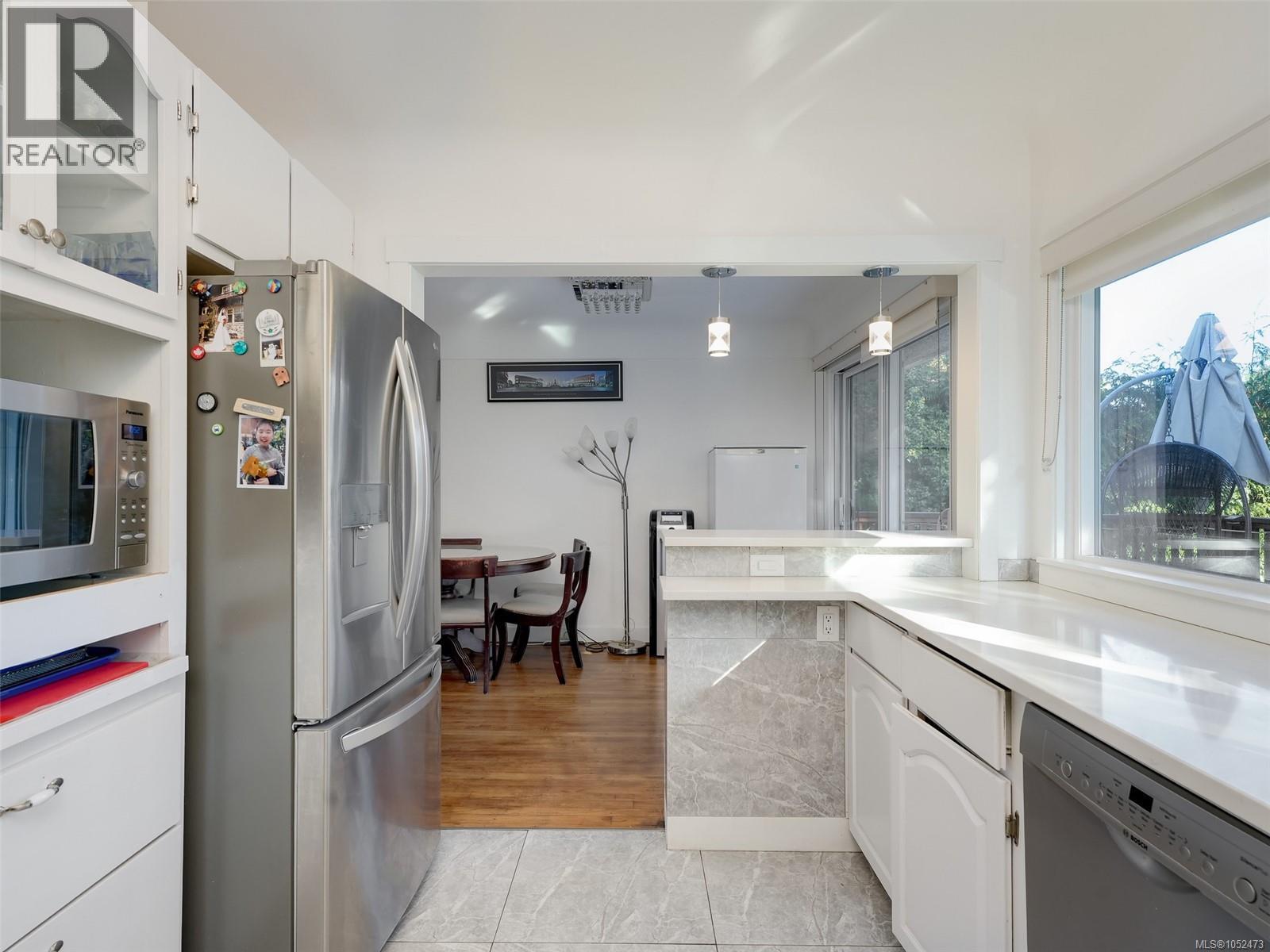  3595 Richmond Road, Saanich