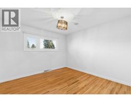 31 Hoover Place Sw, Calgary, AB T2V3G5 Photo 14