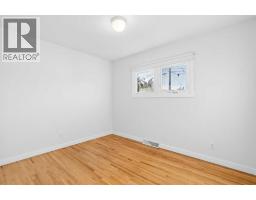 31 Hoover Place Sw, Calgary, AB T2V3G5 Photo 16
