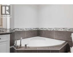 31 Hoover Place Sw, Calgary, AB T2V3G5 Photo 23