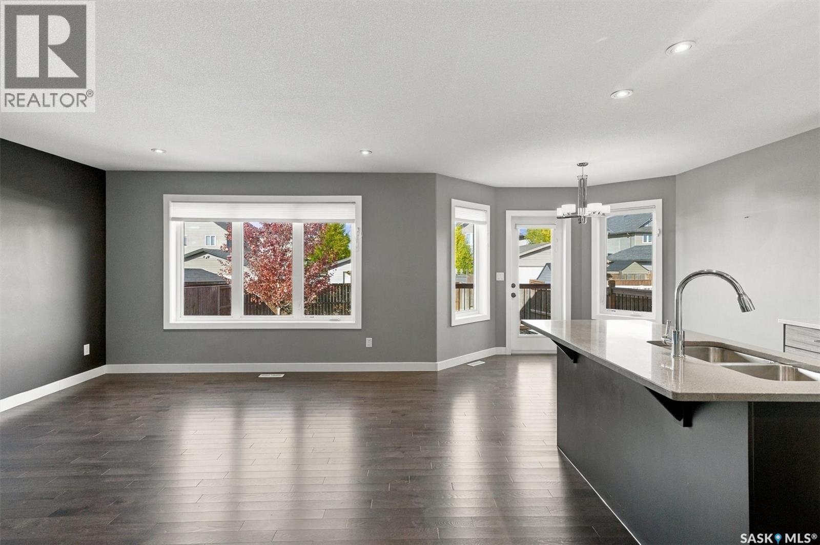 319 Langlois WAY, Saskatoon — photo 2