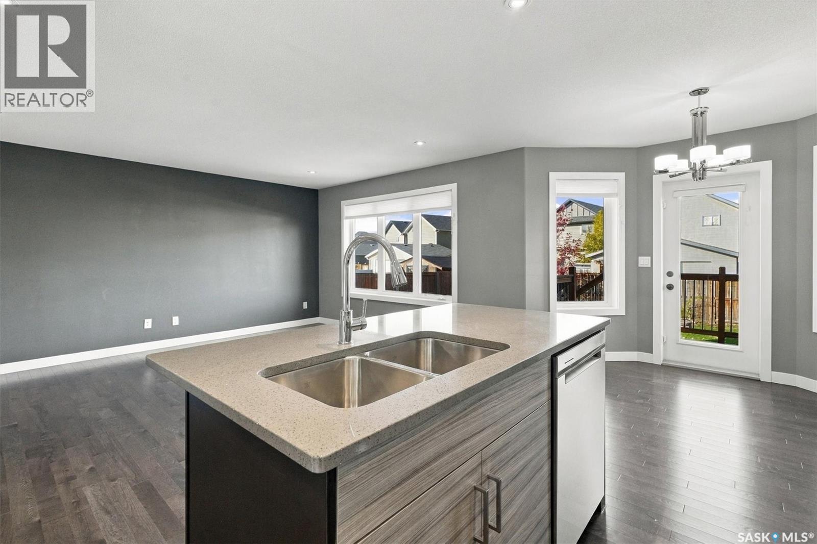 319 Langlois WAY, Saskatoon — photo 7
