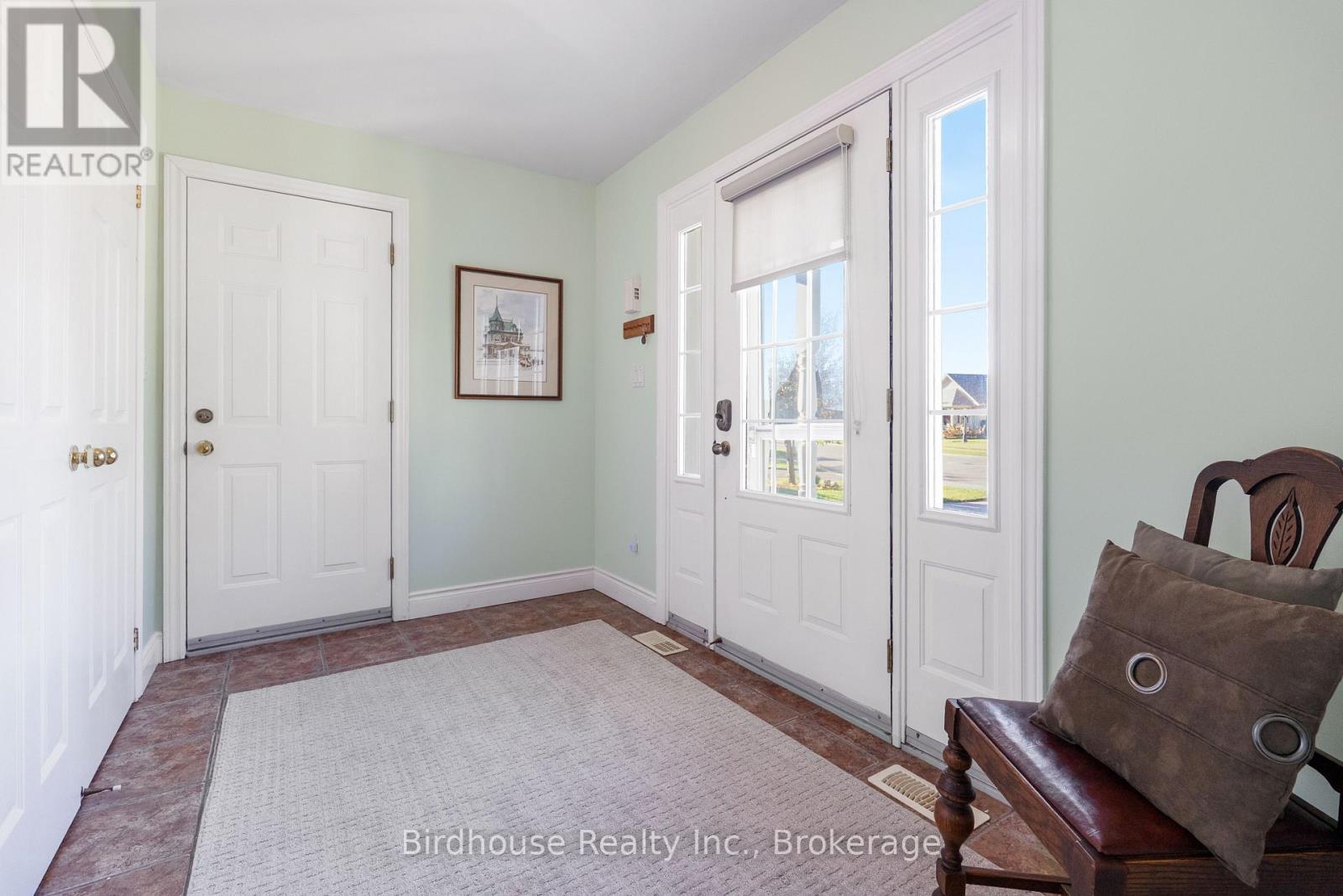 34 Lori Boulevard, Kawartha Lakes, ON photo 4