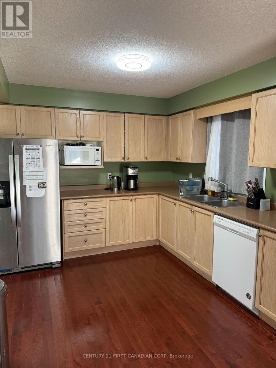 75 Rossmore photo 2