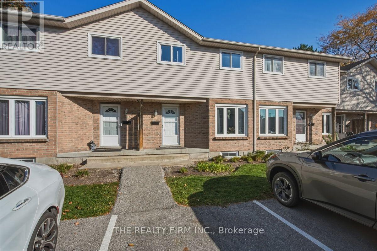 628 Wharncliffe Unit 9 photo 3