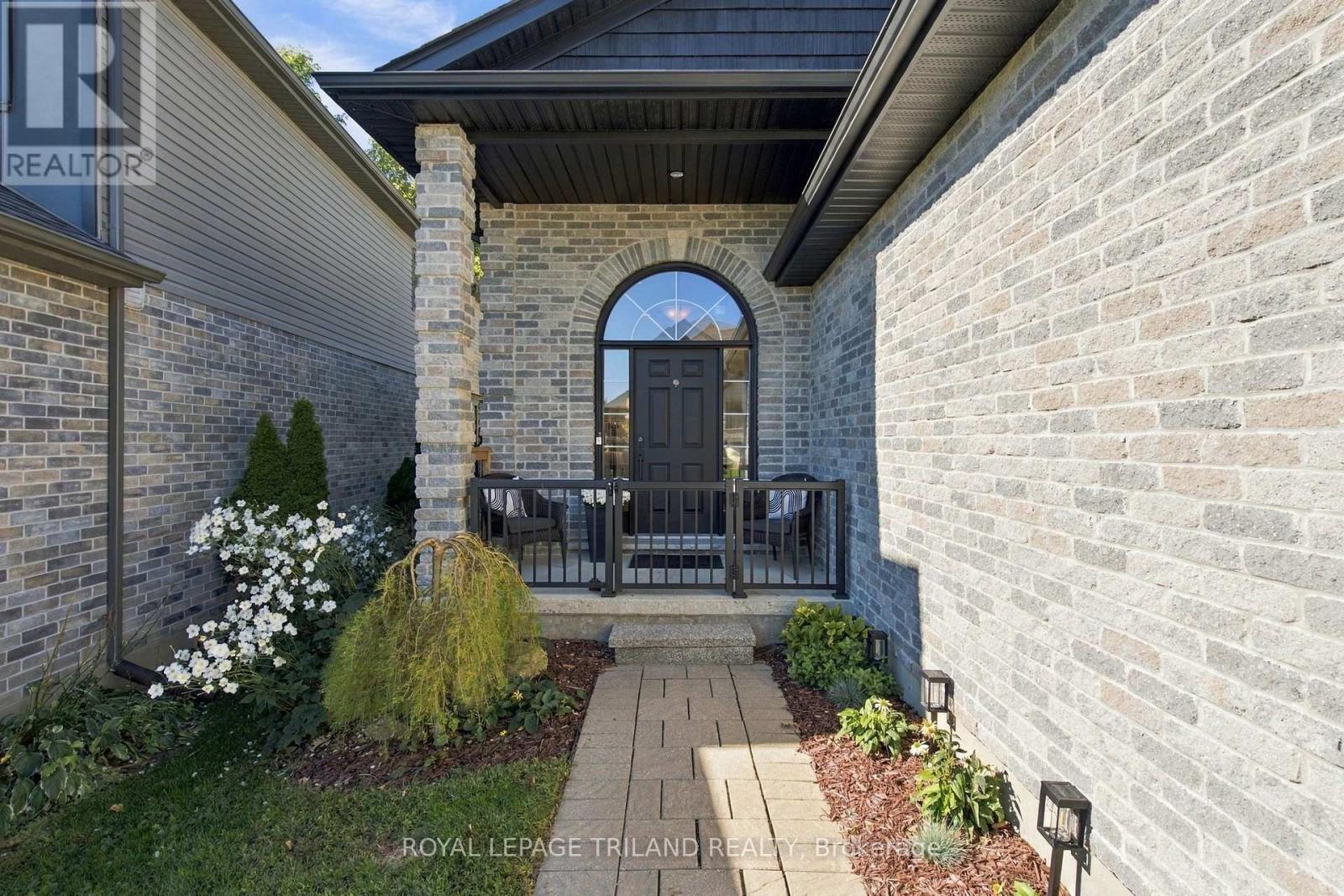 2039 Springridge photo 3