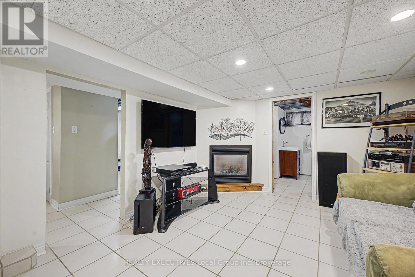 1778 CASSELLS STREET - 25