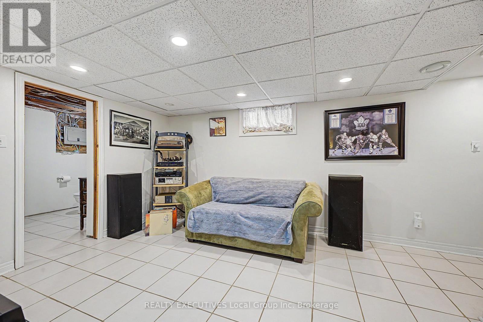 1778 CASSELLS STREET - 26