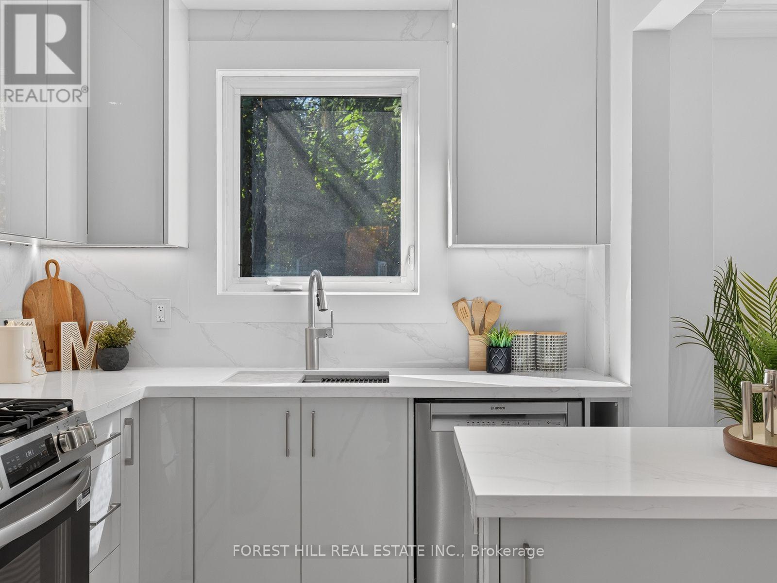 176 Hanna Road, Toronto, ON photo 14