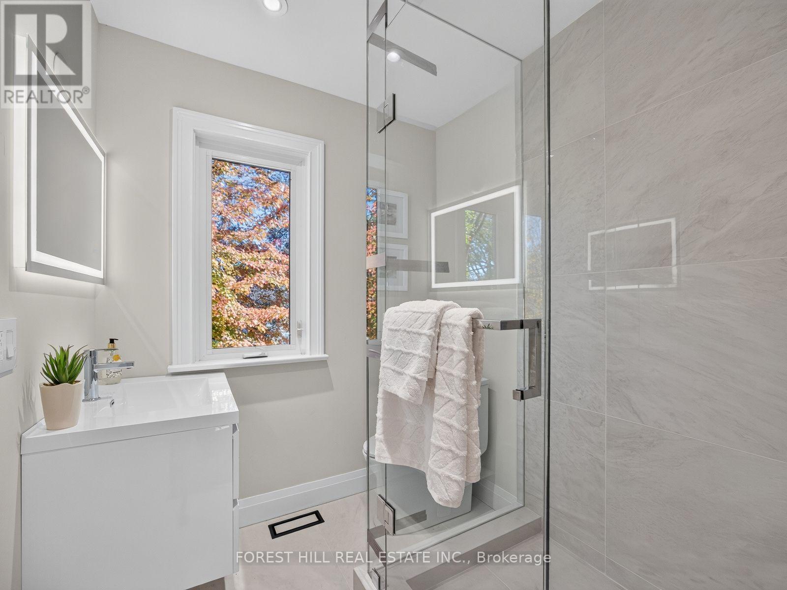 176 Hanna Road, Toronto, ON photo 19