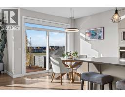 Primary Bedroom - 112 Sundown View, Cochrane, AB T4C0H4 Photo 11