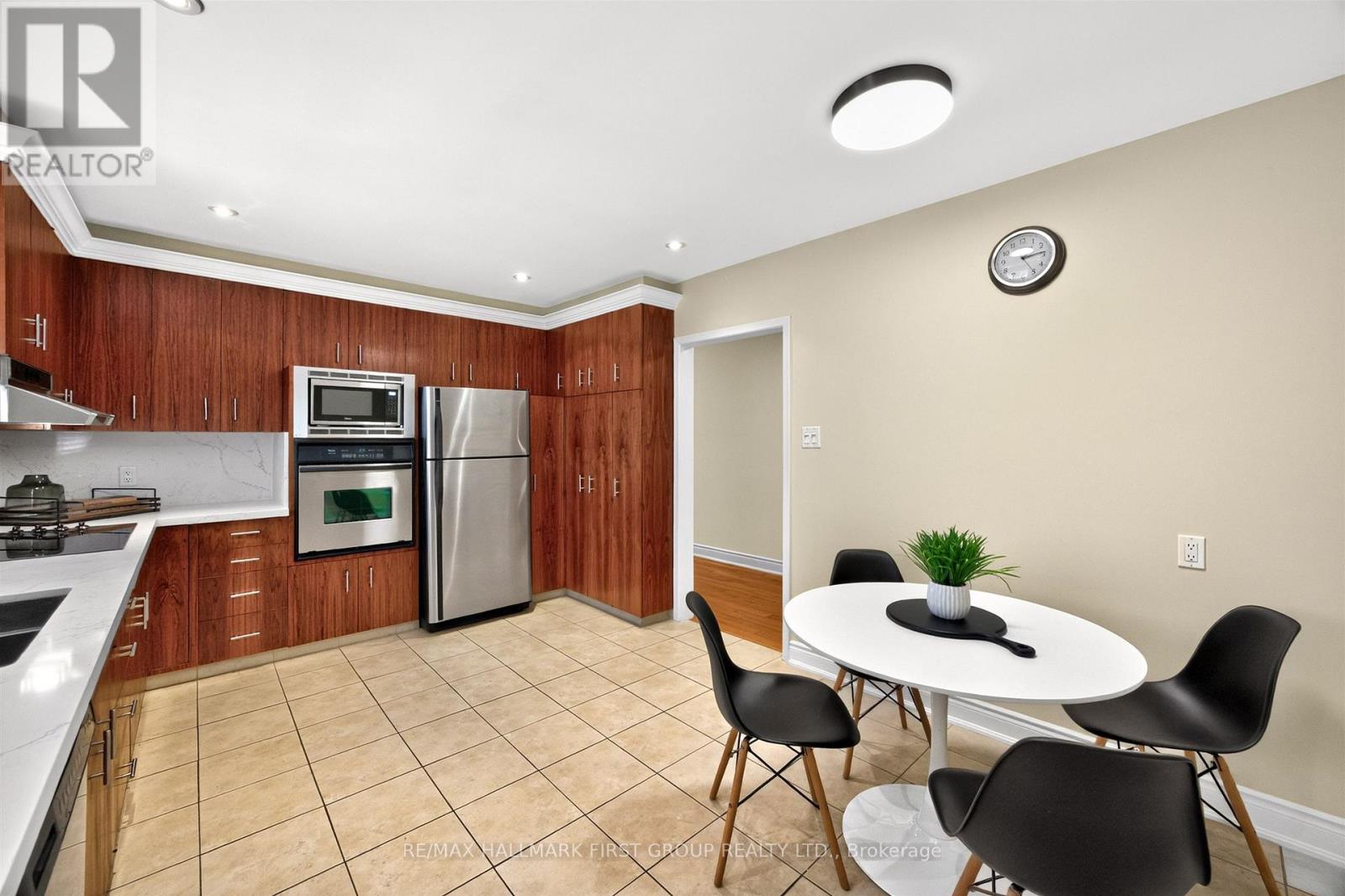 21 Ivan Road, Toronto, ON photo 15