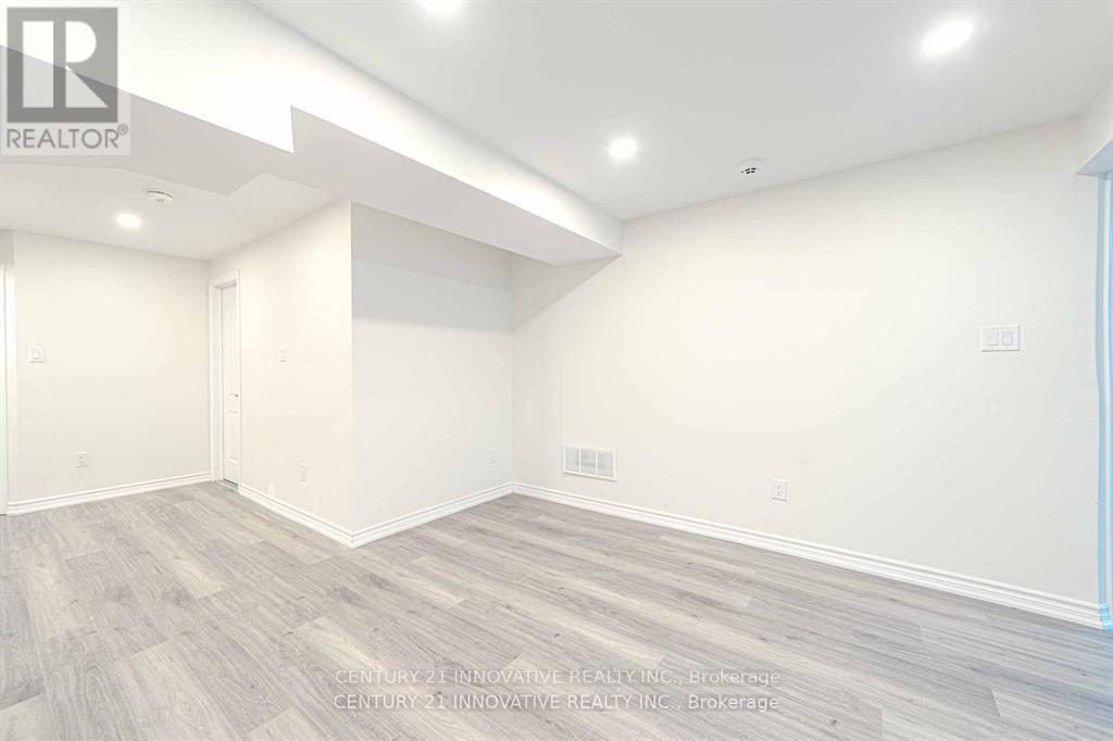 Bsmt- 1894 Woodview Avenue, Pickering, ON photo 5