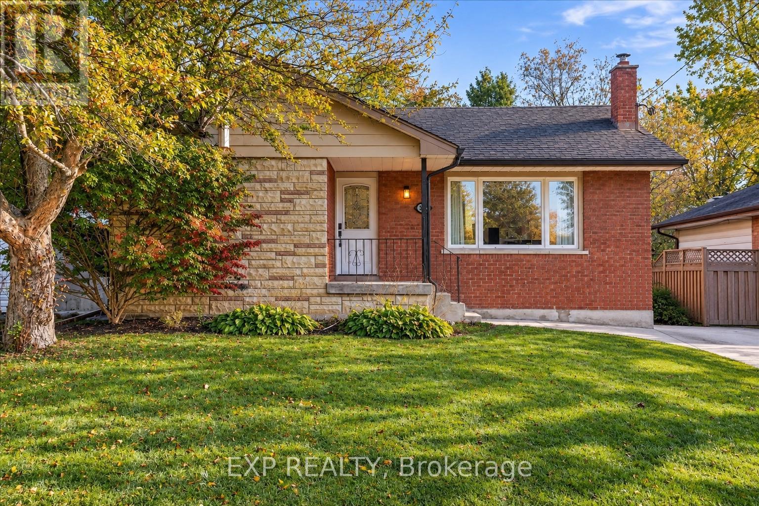 523 Brentwood Avenue, Oshawa, ON photo 2