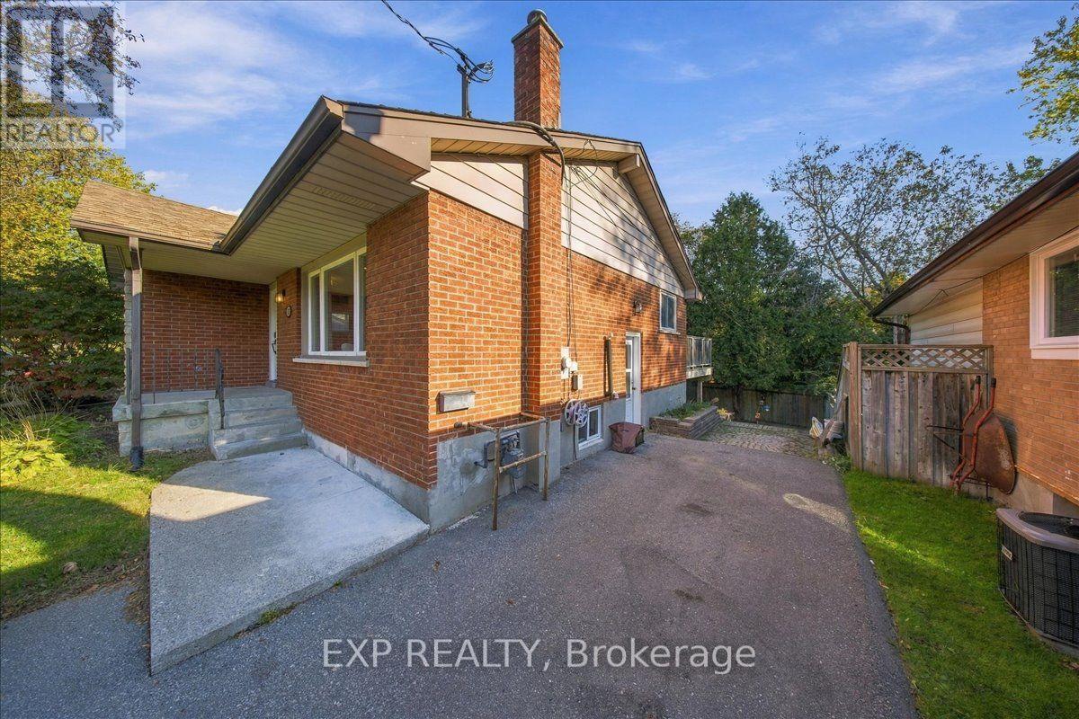 523 Brentwood Avenue, Oshawa, ON photo 3