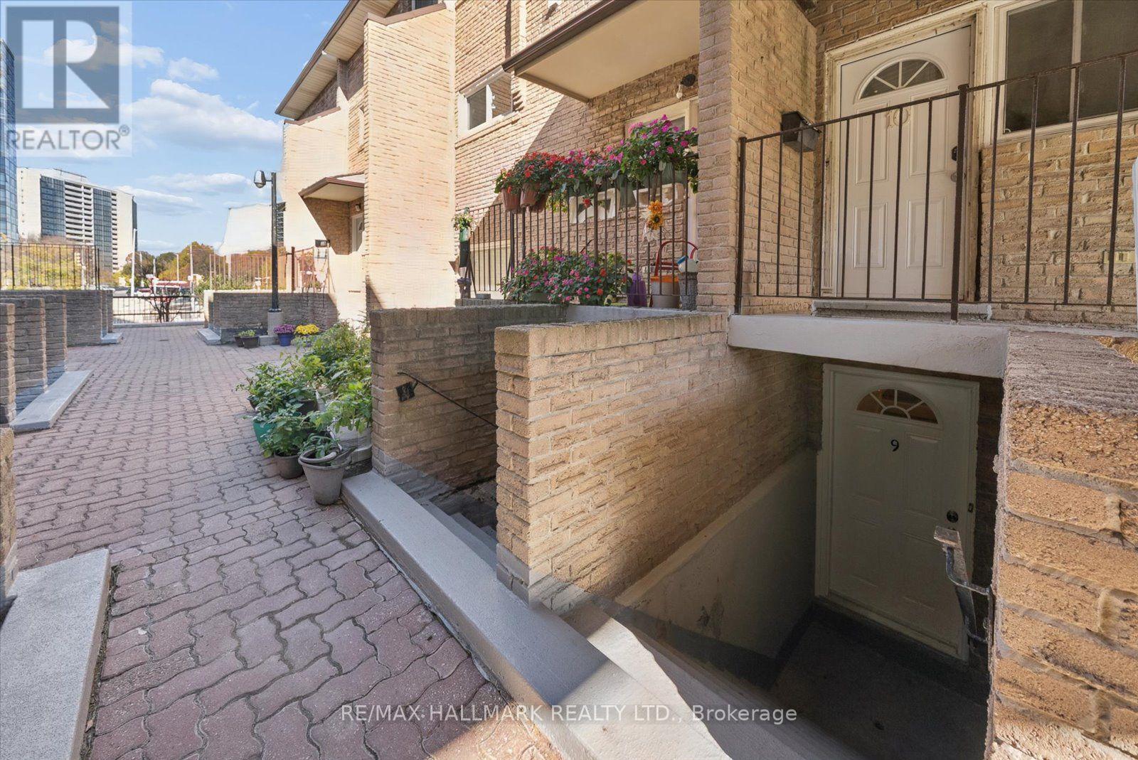 9- 91 Muir Drive, Toronto, ON photo 6