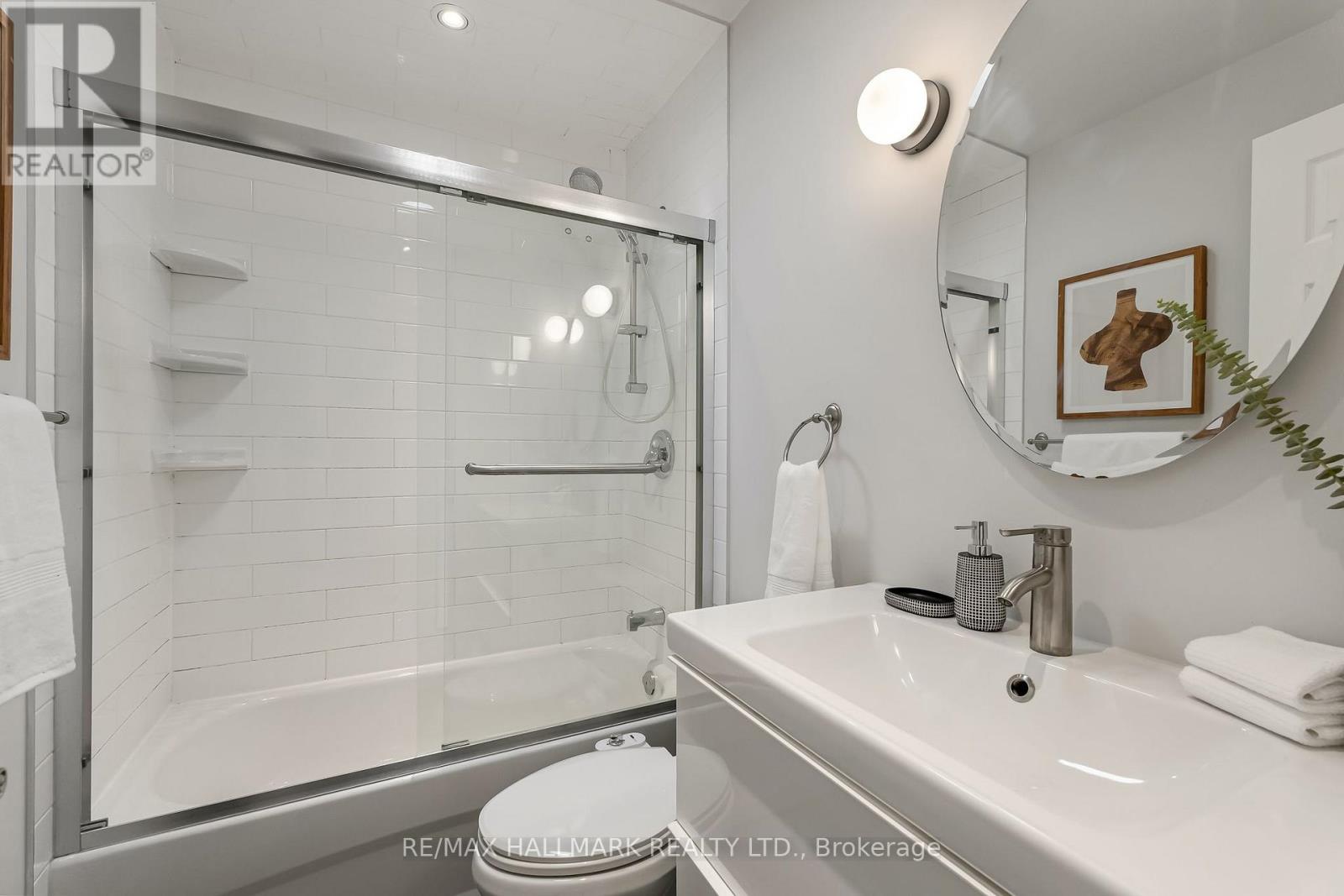 25 Northview Avenue, Toronto, ON photo 24