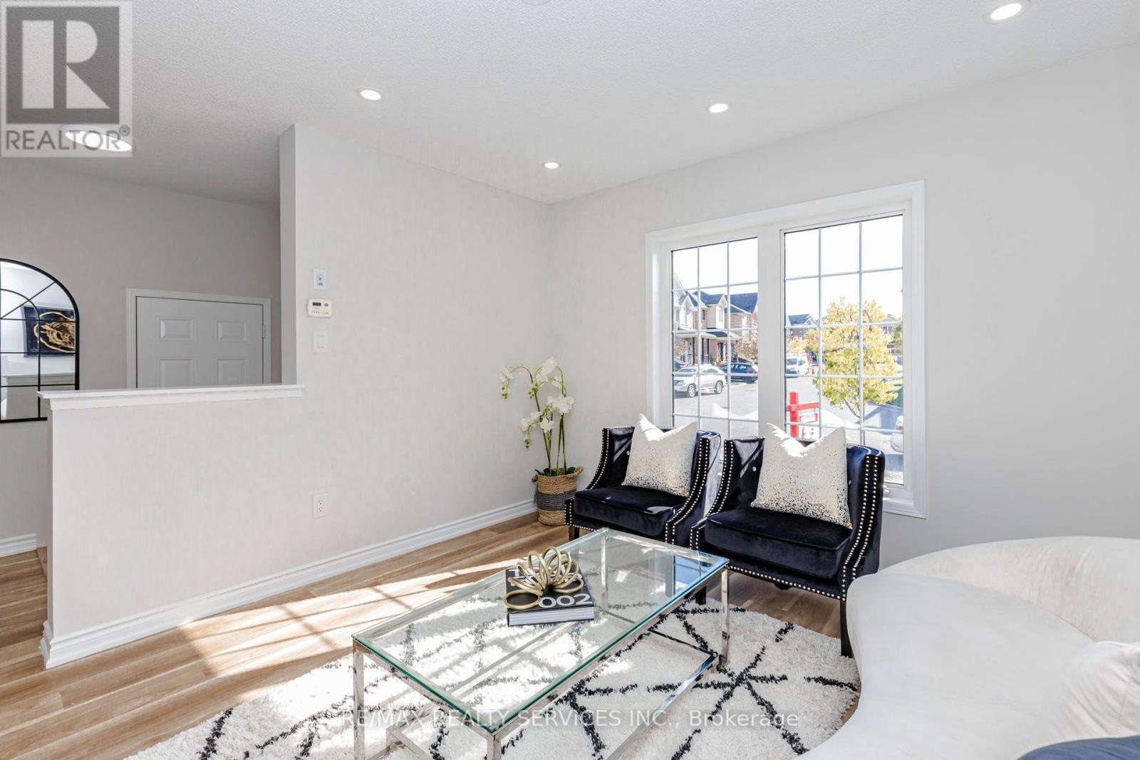 37 Skelton Crescent, Ajax, ON photo 8