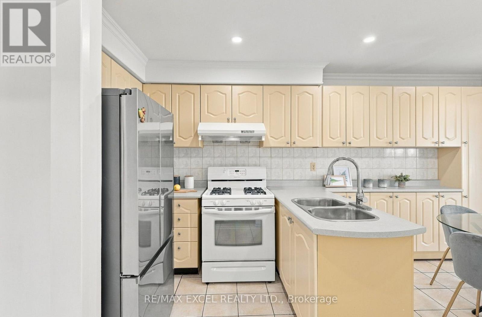 97 Tangmere Crescent, Markham, ON photo 14