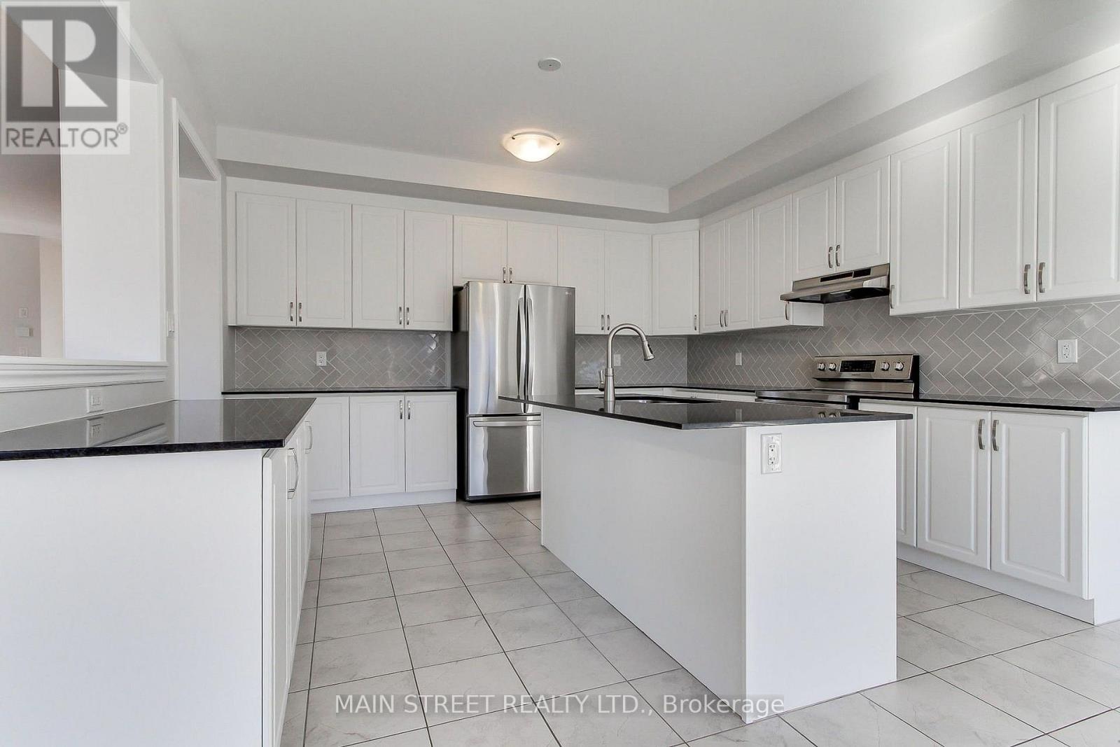 1283 Blackmore Street, Innisfil, ON photo 12