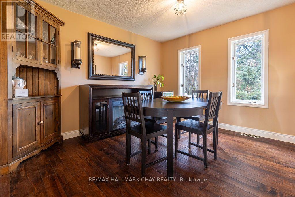 5342 Line 4 North, Oro-Medonte, ON photo 3