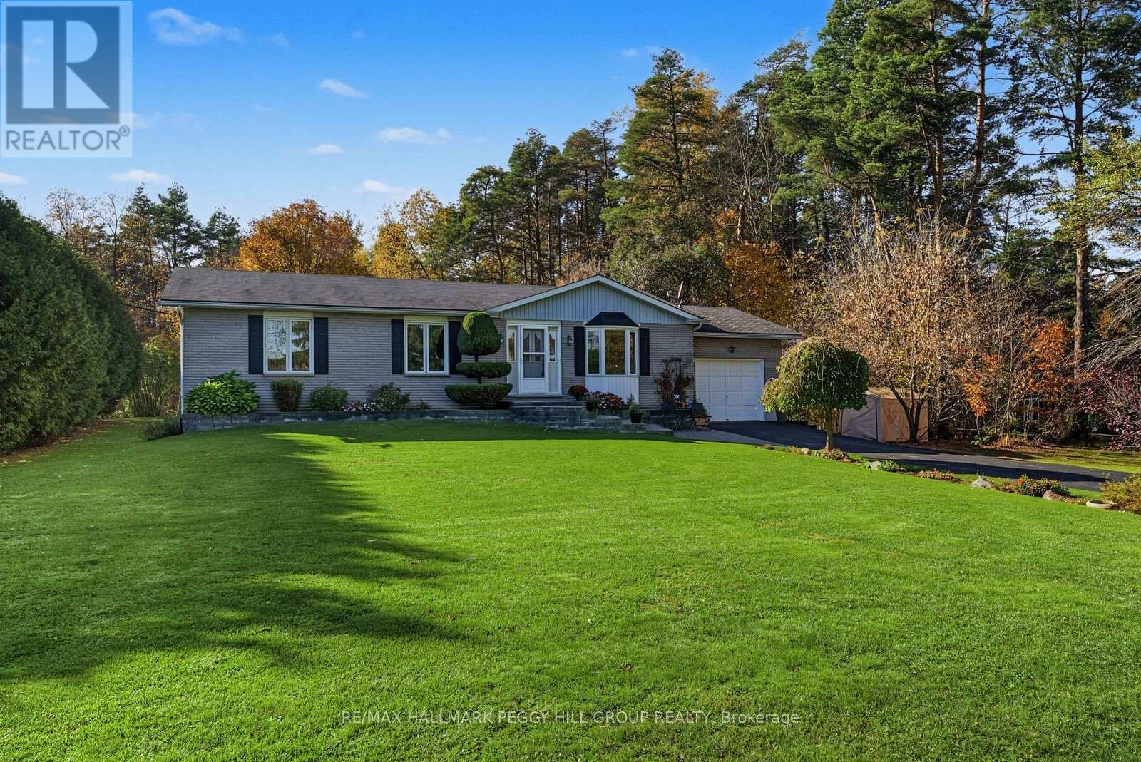 3346 McCarthy Drive, Clearview, ON photo 1