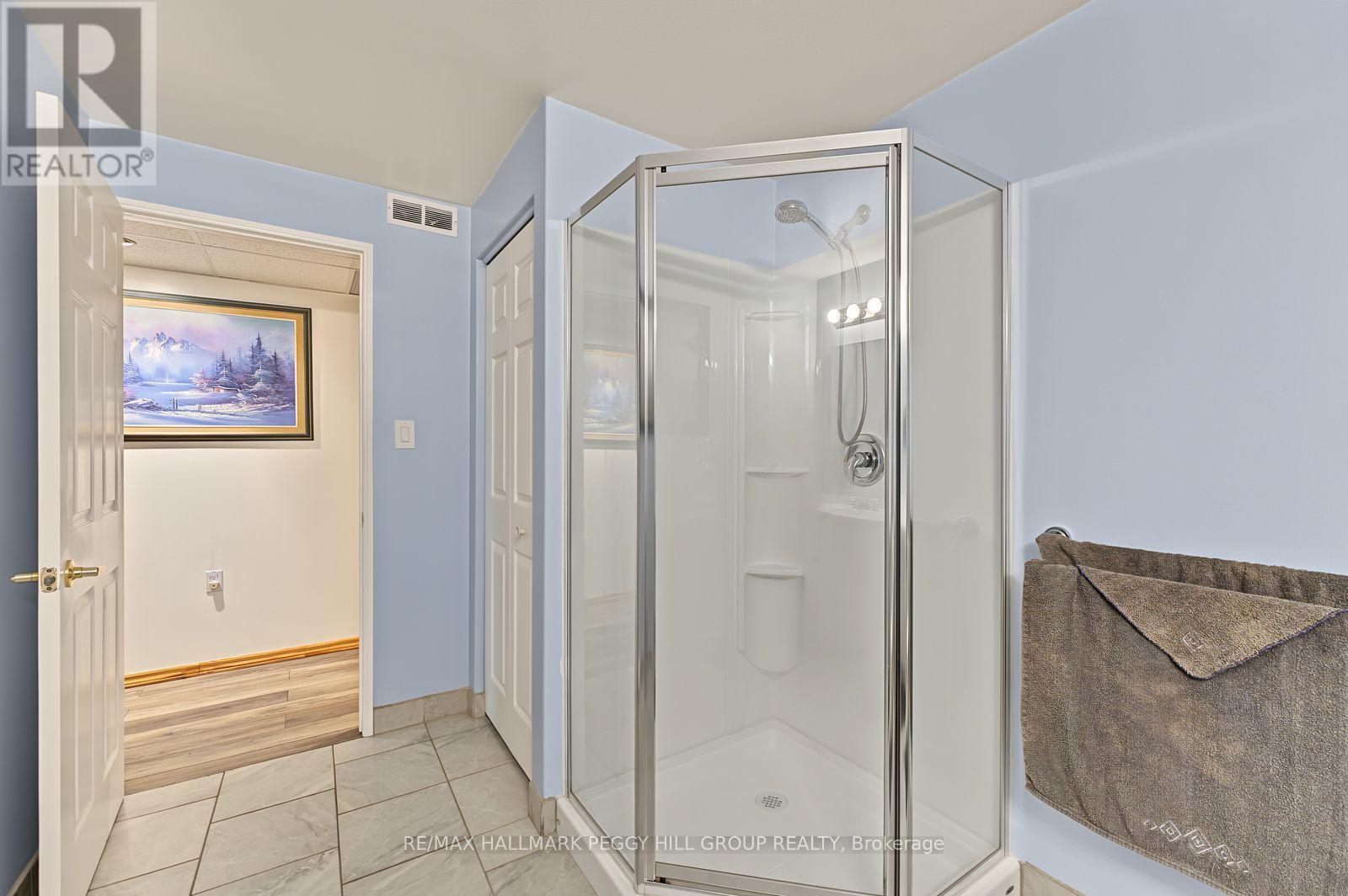 3346 McCarthy Drive, Clearview, ON photo 14