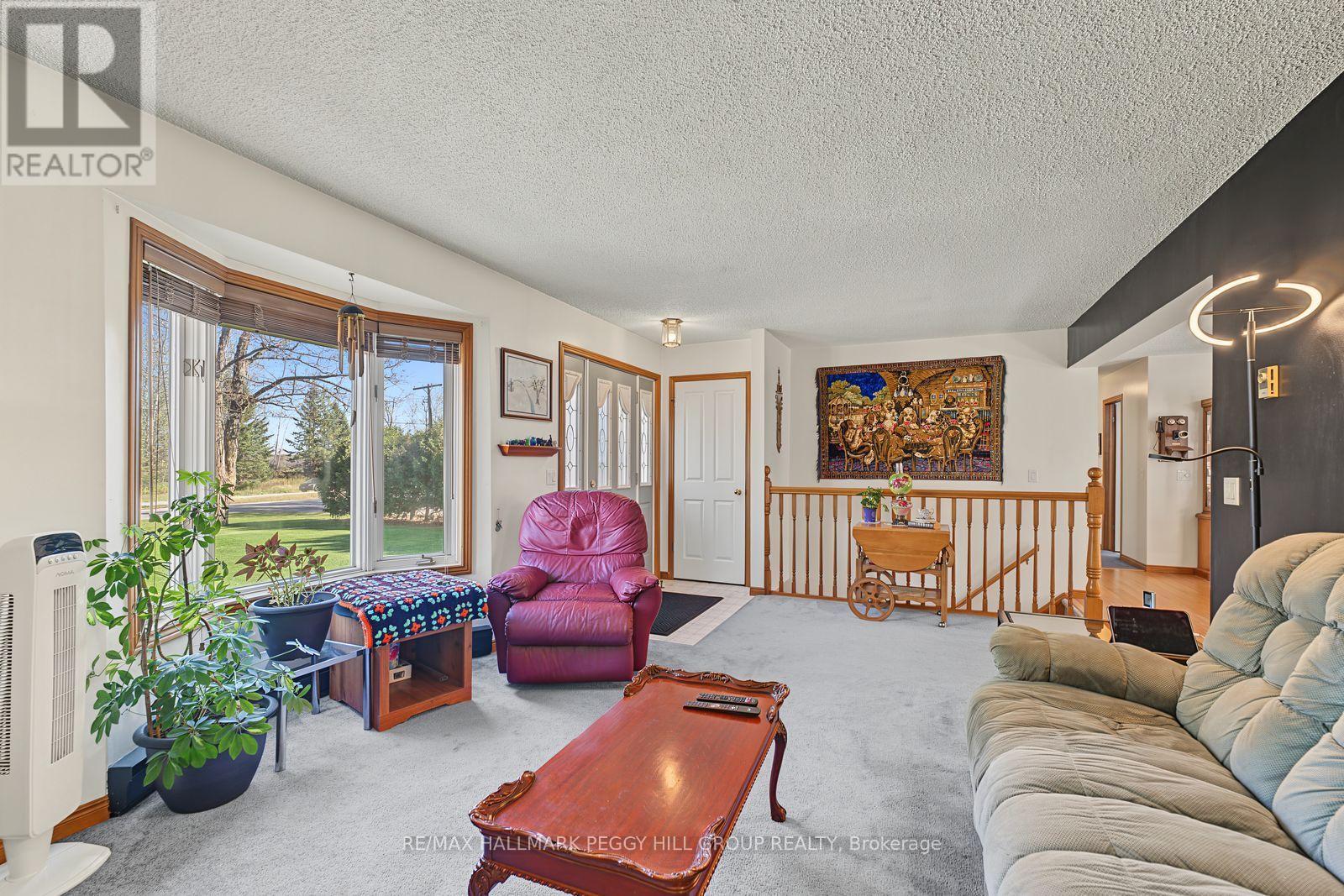 3346 McCarthy Drive, Clearview, ON photo 6
