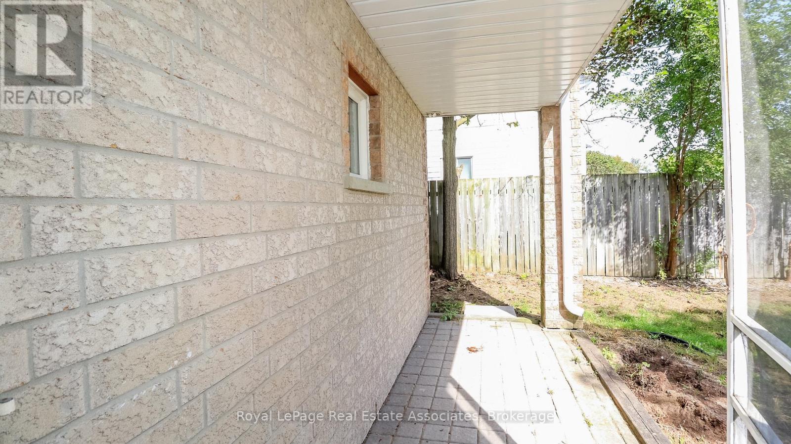 2-94 Sanford Street, Barrie photo 18