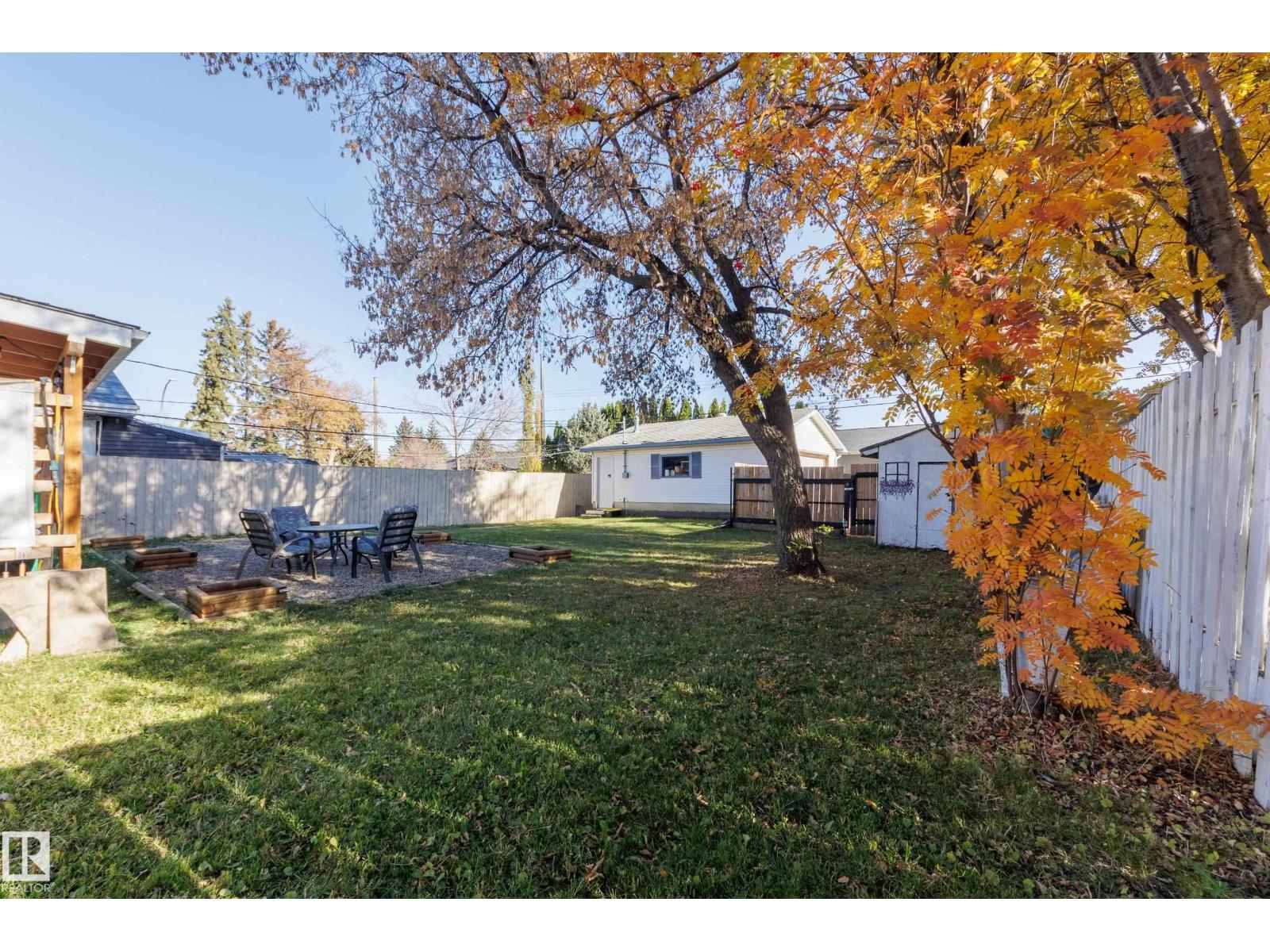10541 153 ST NW, Edmonton — photo 32