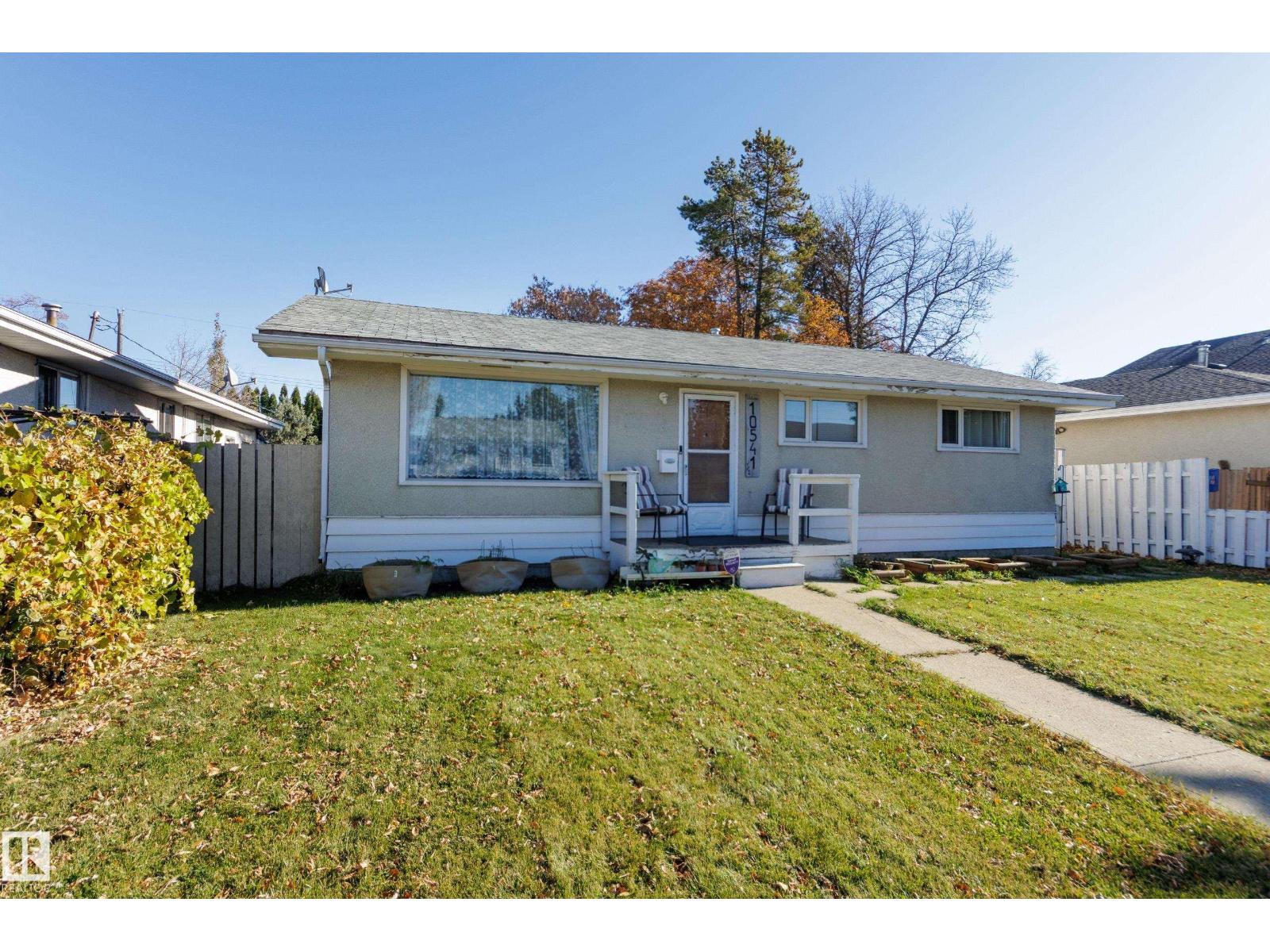 Photo of 10541 153 ST NW, Edmonton