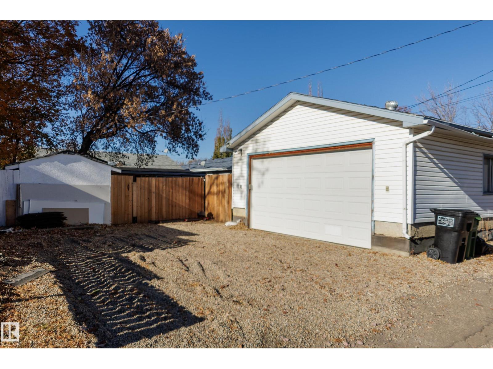 10541 153 ST NW, photo 38 of 38