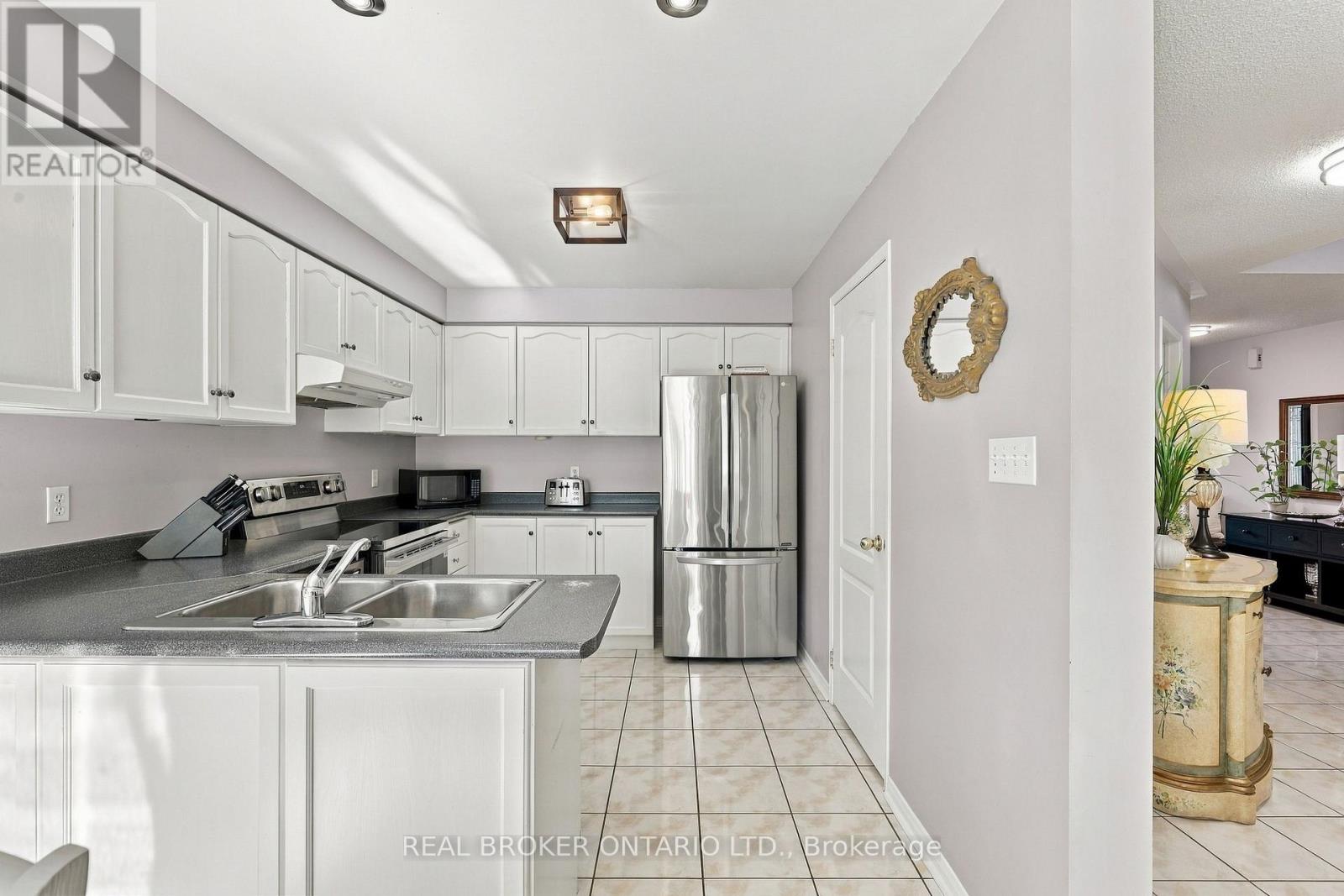20 Kendra Court, Brampton, ON photo 6