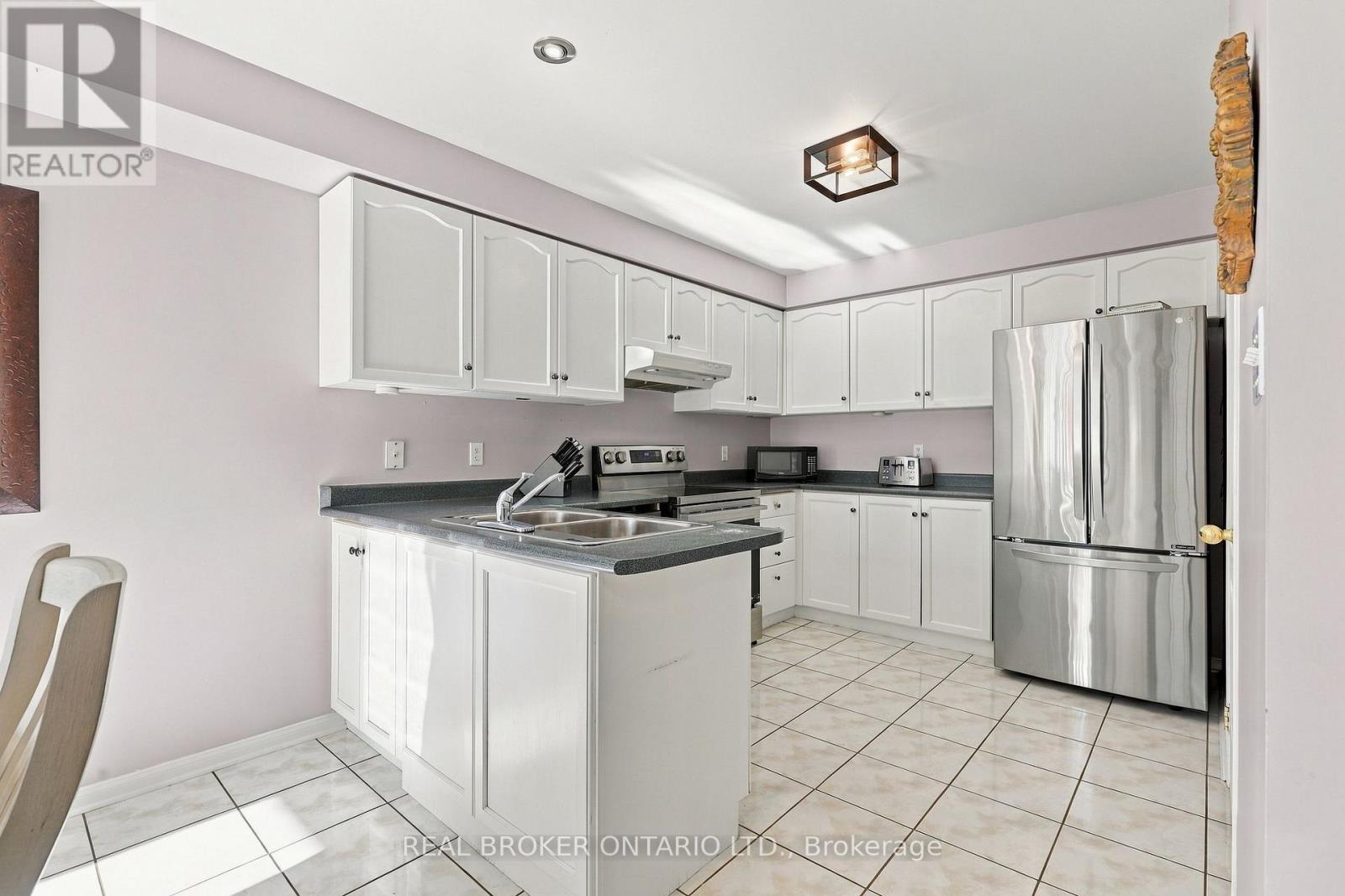 20 Kendra Court, Brampton, ON photo 7