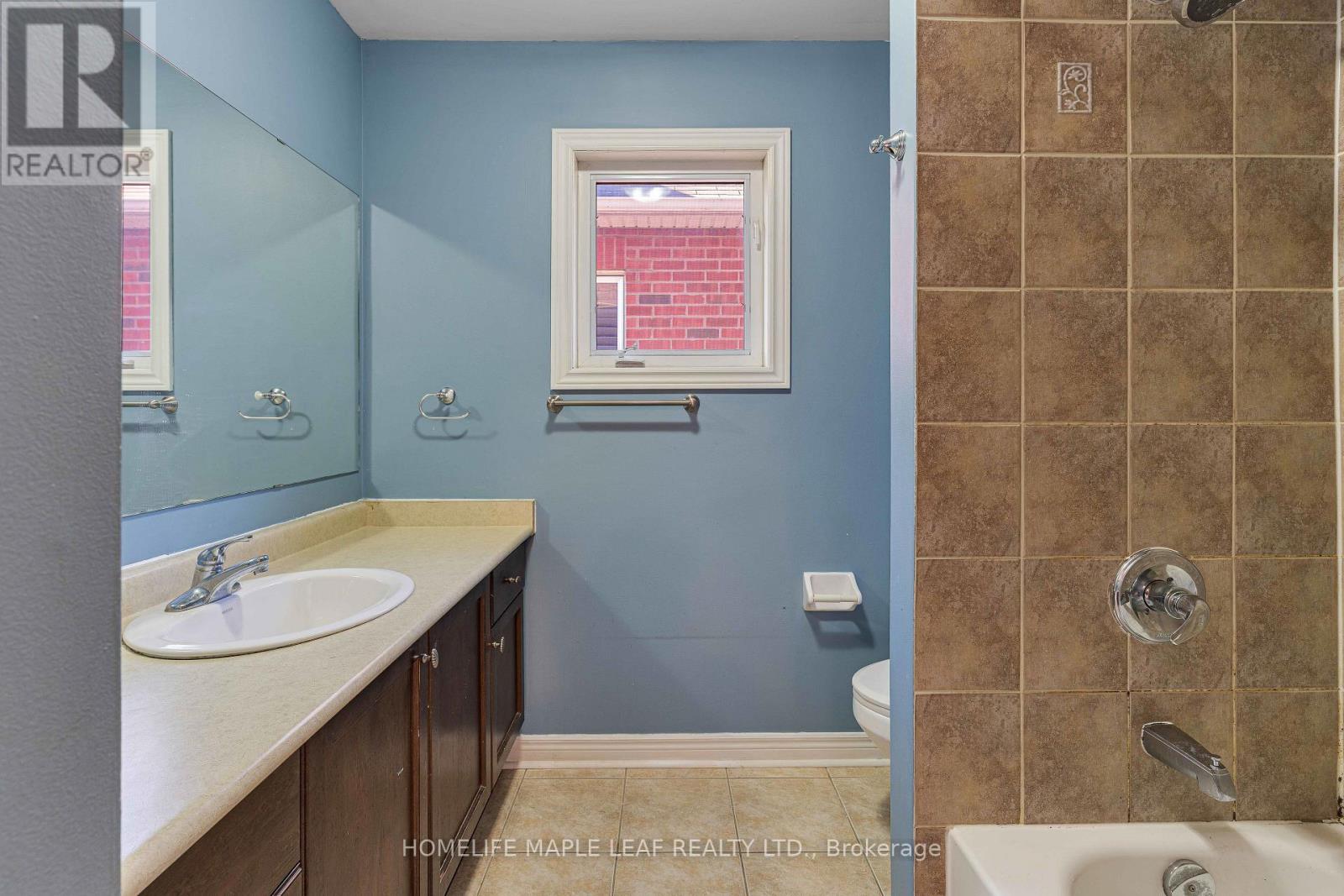 28 Vincent Street, Brampton, ON photo 31