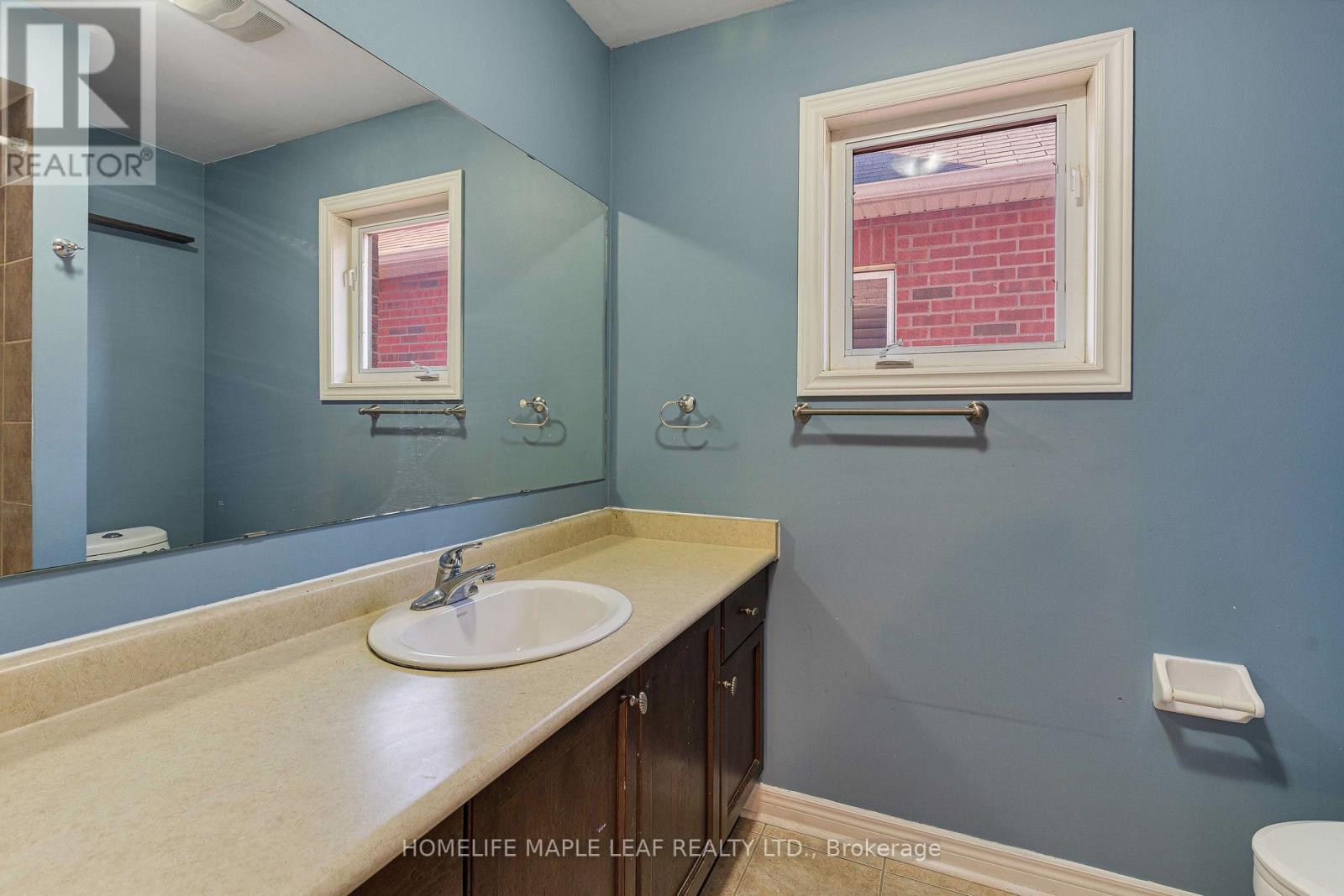 28 Vincent Street, Brampton, ON photo 32