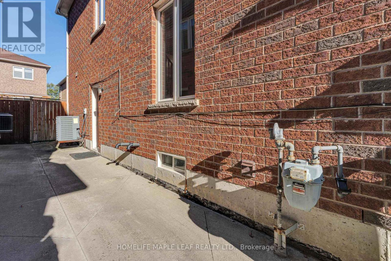 28 Vincent Street, Brampton, ON photo 40